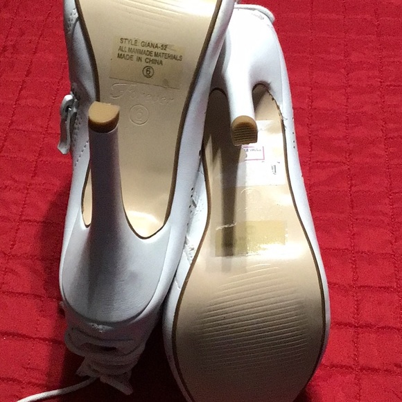 Forever Sandals - Picture 5 of 10